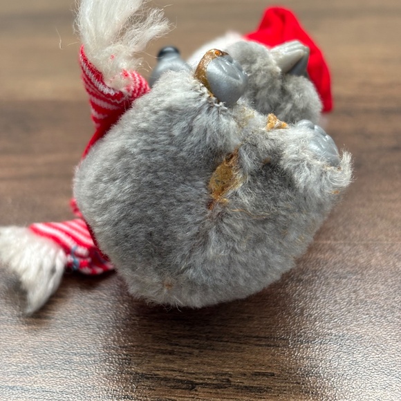 VINTAGE Gray Christmas MOUSE CLIP ON HUGGER Gripper Toy Pencil Santa Plush 1980s - Picture 10 of 10